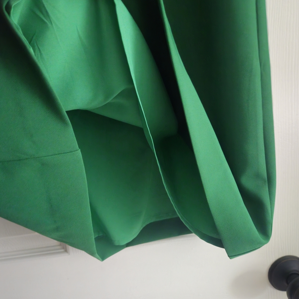 Abbey Glass Sleeveless Boat Neck Bow Shoulder Detail Shift Dress:Kelly Green: XS - Picture 8 of 13